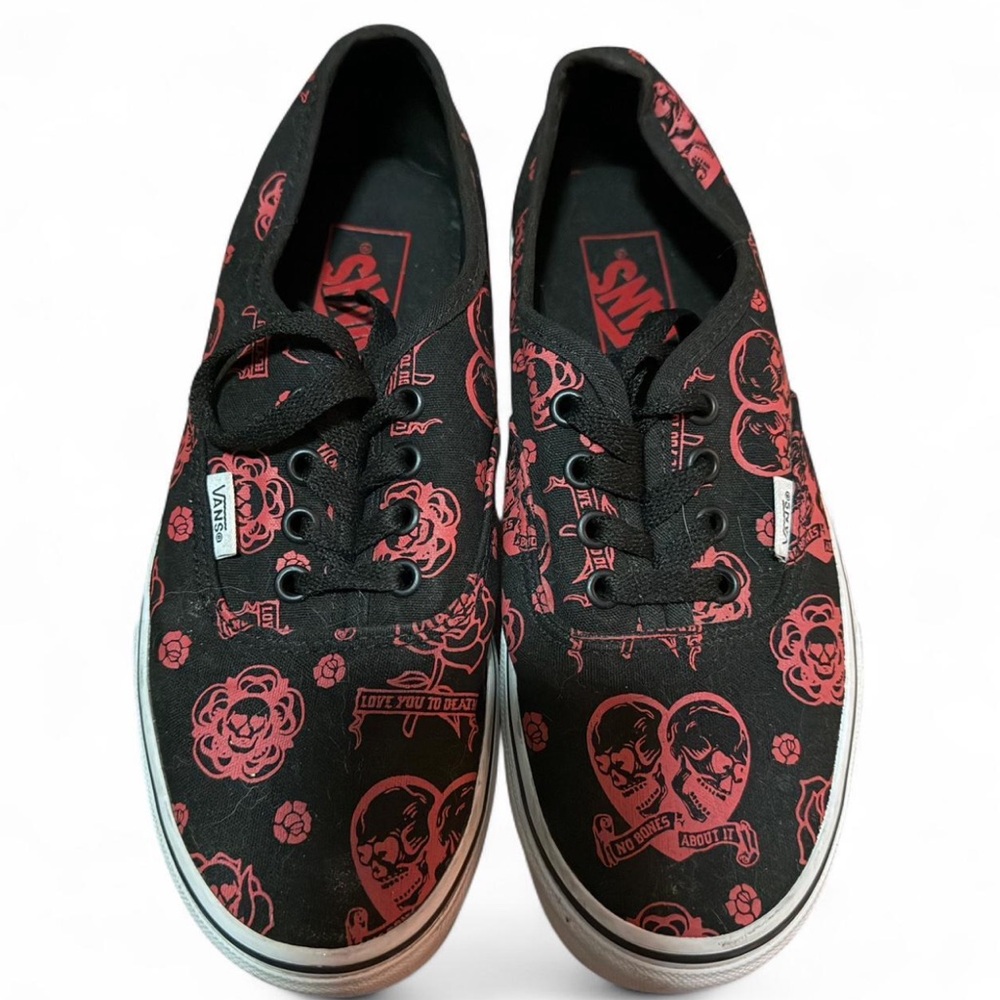 Blacks and red rose print love vans
